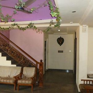 Hotel Hill Top
